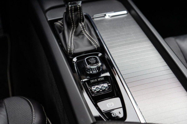 Volvo V60 2.0 T4 R-Design Pano / H&K / Memory