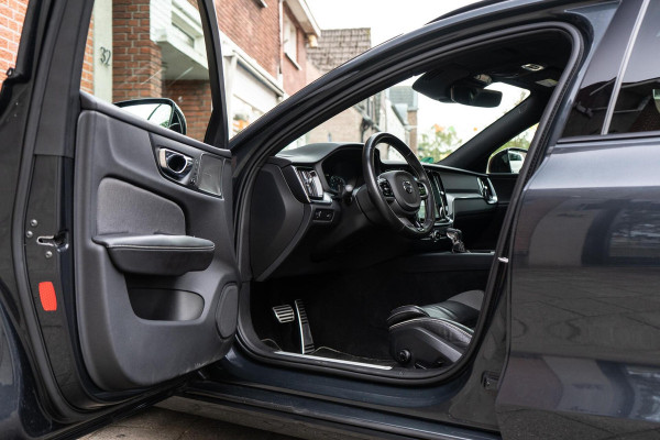 Volvo V60 2.0 T4 R-Design Pano / H&K / Memory