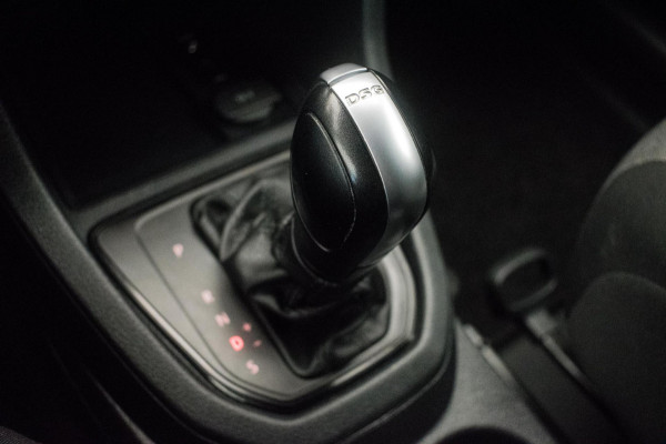 Volkswagen Caddy 2.0 TDI L1H1 BMT DSG ORG NL [ Carplay Vaste Wand ALUCA Nieuwe DB-Riem Parkeersensoren Cruise Control ]