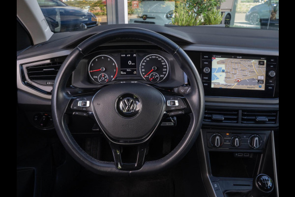 Volkswagen Polo 1.0 TSI Comfortline / Adaptive cuise / Navi / Park assist