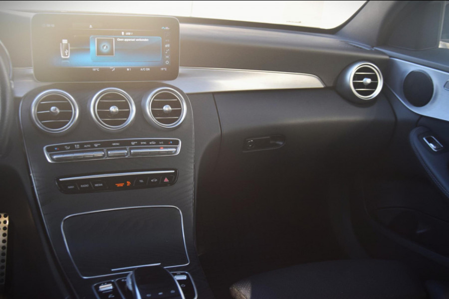 Mercedes-Benz C-Klasse 180 Business Solution AMG + Rijassistentiepakket/Digitaal instrumentenpaneel/APPLE CARPLAY