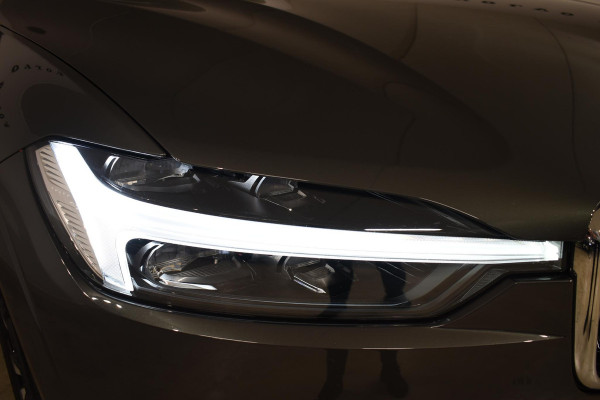 Volvo XC60 T6 340PK Automaat Plug-in Hybrid AWD Business Pro / Adaptive Cruise / Leer / Elektrische stoelen / Stoelverwarming / Stuurverwarming / Elektr. achterklep  / Achteruitrijcamera / Schuifdak