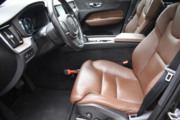 Volvo XC60 T6 340PK Automaat Plug-in Hybrid AWD Business Pro / Adaptive Cruise / Leer / Elektrische stoelen / Stoelverwarming / Stuurverwarming / Elektr. achterklep  / Achteruitrijcamera / Schuifdak