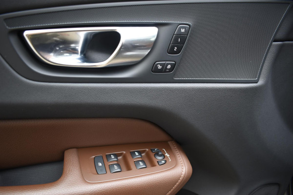 Volvo XC60 T6 340PK Automaat Plug-in Hybrid AWD Business Pro / Adaptive Cruise / Leer / Elektrische stoelen / Stoelverwarming / Stuurverwarming / Elektr. achterklep  / Achteruitrijcamera / Schuifdak