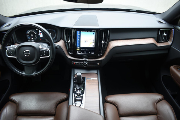 Volvo XC60 T6 340PK Automaat Plug-in Hybrid AWD Business Pro / Adaptive Cruise / Leer / Elektrische stoelen / Stoelverwarming / Stuurverwarming / Elektr. achterklep  / Achteruitrijcamera / Schuifdak