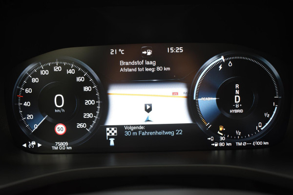 Volvo XC60 T6 340PK Automaat Plug-in Hybrid AWD Business Pro / Adaptive Cruise / Leer / Elektrische stoelen / Stoelverwarming / Stuurverwarming / Elektr. achterklep  / Achteruitrijcamera / Schuifdak