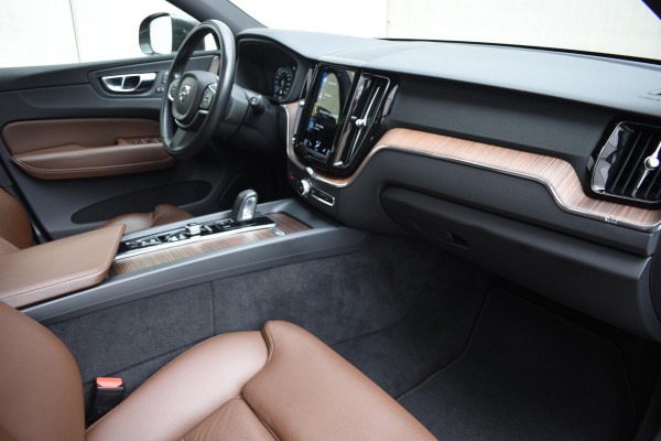 Volvo XC60 T6 340PK Automaat Plug-in Hybrid AWD Business Pro / Adaptive Cruise / Leer / Elektrische stoelen / Stoelverwarming / Stuurverwarming / Elektr. achterklep  / Achteruitrijcamera / Schuifdak
