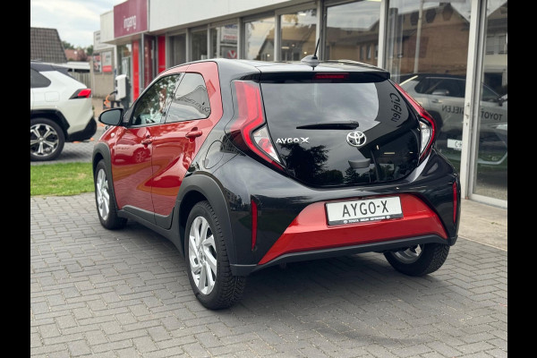 Toyota Aygo X 1.0 VVT-i Pulse Plus Bi-Tone | Keyless, Stoelverwarming, Apple CarPlay/Android Auto, Privacy glass