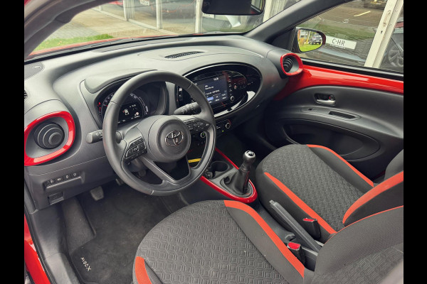 Toyota Aygo X 1.0 VVT-i Pulse Plus Bi-Tone | Keyless, Stoelverwarming, Apple CarPlay/Android Auto, Privacy glass