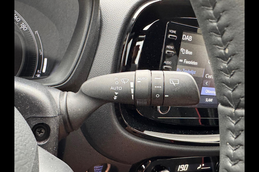Toyota Aygo X 1.0 VVT-i Pulse Plus Bi-Tone | Keyless, Stoelverwarming, Apple CarPlay/Android Auto, Privacy glass