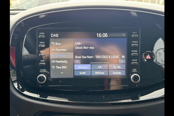 Toyota Aygo X 1.0 VVT-i Pulse Plus Bi-Tone | Keyless, Stoelverwarming, Apple CarPlay/Android Auto, Privacy glass