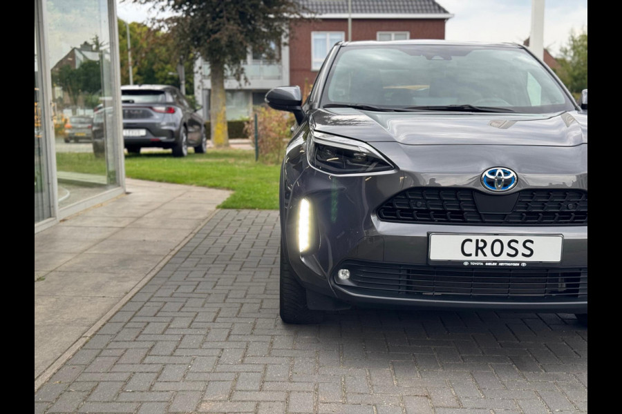 Toyota Yaris Cross 1.5 Hybrid Dynamic Plus | Trekhaak, Dodehoekherkenning, Parkeersensoren, Stoelverwarming, Smart connect, 17 inch, Keyless, LED