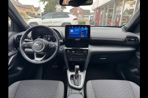 Toyota Yaris Cross 1.5 Hybrid Dynamic Plus | Trekhaak, Dodehoekherkenning, Parkeersensoren, Stoelverwarming, Smart connect, 17 inch, Keyless, LED