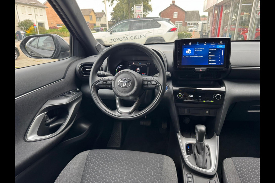 Toyota Yaris Cross 1.5 Hybrid Dynamic Plus | Trekhaak, Dodehoekherkenning, Parkeersensoren, Stoelverwarming, Smart connect, 17 inch, Keyless, LED