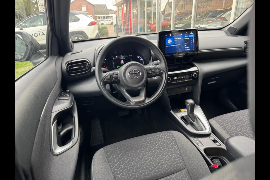 Toyota Yaris Cross 1.5 Hybrid Dynamic Plus | Trekhaak, Dodehoekherkenning, Parkeersensoren, Stoelverwarming, Smart connect, 17 inch, Keyless, LED