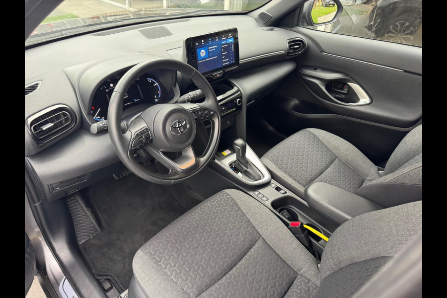 Toyota Yaris Cross 1.5 Hybrid Dynamic Plus | Trekhaak, Dodehoekherkenning, Parkeersensoren, Stoelverwarming, Smart connect, 17 inch, Keyless, LED