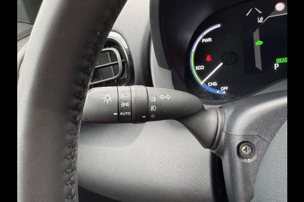 Toyota Yaris Cross 1.5 Hybrid Dynamic Plus | Trekhaak, Dodehoekherkenning, Parkeersensoren, Stoelverwarming, Smart connect, 17 inch, Keyless, LED