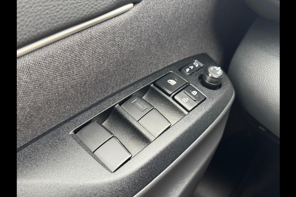 Toyota Yaris Cross 1.5 Hybrid Dynamic Plus | Trekhaak, Dodehoekherkenning, Parkeersensoren, Stoelverwarming, Smart connect, 17 inch, Keyless, LED
