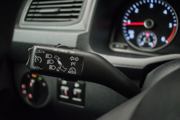 Volkswagen Caddy 2.0 TDI L1H1 BMT DSG ORG NL [ Carplay Vaste Wand ALUCA Nieuwe DB-Riem Parkeersensoren Cruise Control ]