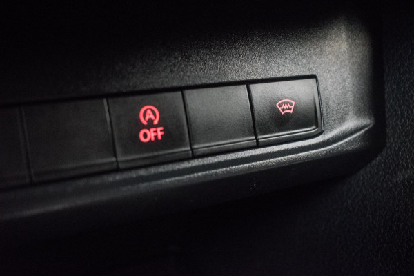 Volkswagen Caddy 2.0 TDI L1H1 BMT DSG ORG NL [ Carplay Vaste Wand ALUCA Nieuwe DB-Riem Parkeersensoren Cruise Control ]