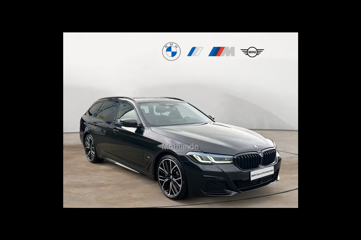 BMW 5 Serie Touring 530iA M-SPORT ** LASER, LEDER, NAVI+, PANORAMA, 20-INCH LMV, DRIV.ASS+ ** 1e eig - UNFALLFREI ** ** INFORMEER OOK NAAR ONZE AANTREKKELIJKE FINANCIAL-LEASE TARIEVEN **