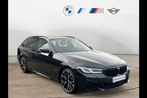 BMW 5 Serie Touring 530iA M-SPORT ** LASER, LEDER, NAVI+, PANORAMA, 20-INCH LMV, DRIV.ASS+ ** 1e eig - UNFALLFREI ** ** INFORMEER OOK NAAR ONZE AANTREKKELIJKE FINANCIAL-LEASE TARIEVEN **