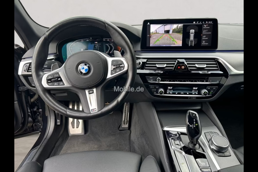 BMW 5 Serie Touring 530iA M-SPORT ** LASER, LEDER, NAVI+, PANORAMA, 20-INCH LMV, DRIV.ASS+ ** 1e eig - UNFALLFREI ** ** INFORMEER OOK NAAR ONZE AANTREKKELIJKE FINANCIAL-LEASE TARIEVEN **