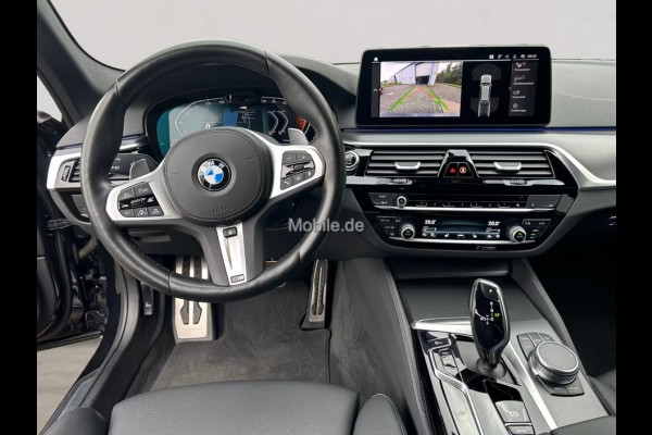 BMW 5 Serie Touring 530iA M-SPORT ** LASER, LEDER, NAVI+, PANORAMA, 20-INCH LMV, DRIV.ASS+ ** 1e eig - UNFALLFREI ** ** INFORMEER OOK NAAR ONZE AANTREKKELIJKE FINANCIAL-LEASE TARIEVEN **