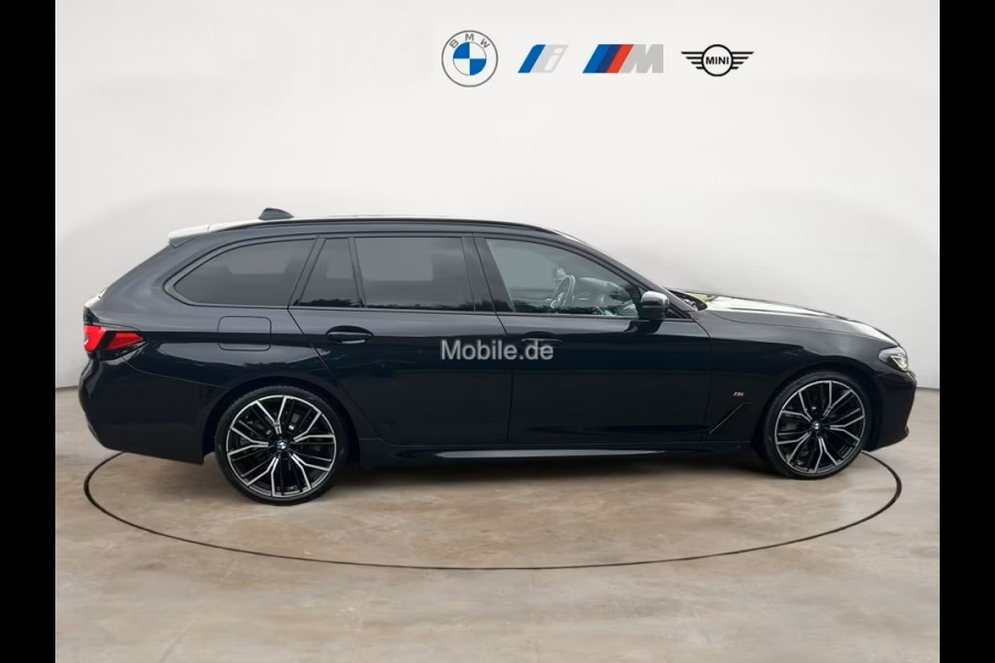 BMW 5 Serie Touring 530iA M-SPORT ** LASER, LEDER, NAVI+, PANORAMA, 20-INCH LMV, DRIV.ASS+ ** 1e eig - UNFALLFREI ** ** INFORMEER OOK NAAR ONZE AANTREKKELIJKE FINANCIAL-LEASE TARIEVEN **