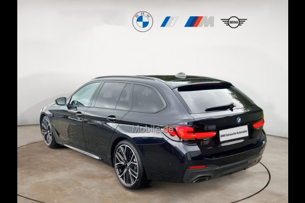 BMW 5 Serie Touring 530iA M-SPORT ** LASER, LEDER, NAVI+, PANORAMA, 20-INCH LMV, DRIV.ASS+ ** 1e eig - UNFALLFREI ** ** INFORMEER OOK NAAR ONZE AANTREKKELIJKE FINANCIAL-LEASE TARIEVEN **