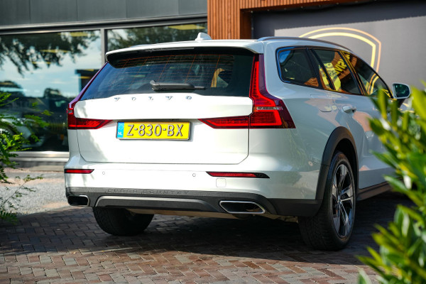 Volvo V60 Cross Country 2.0 B5 AWD Pro Adaptieve Cruise Keyless Memory 18''LM