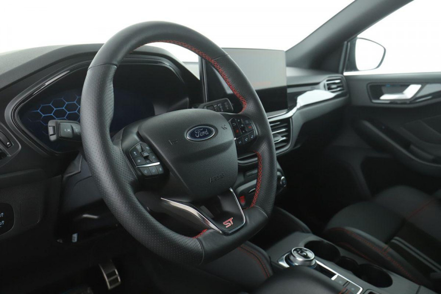 Ford Focus 2.3 EcoBoost ST-3 | 280pk Automaat |  Performance Pack | AGR-stoelen | Winter Pack | Adaptive cruise control | Head up Display | Camera