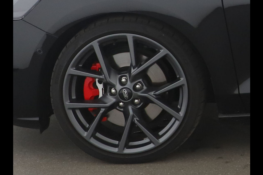 Ford Focus 2.3 EcoBoost ST-3 | 280pk Automaat |  Performance Pack | AGR-stoelen | Winter Pack | Adaptive cruise control | Head up Display | Camera