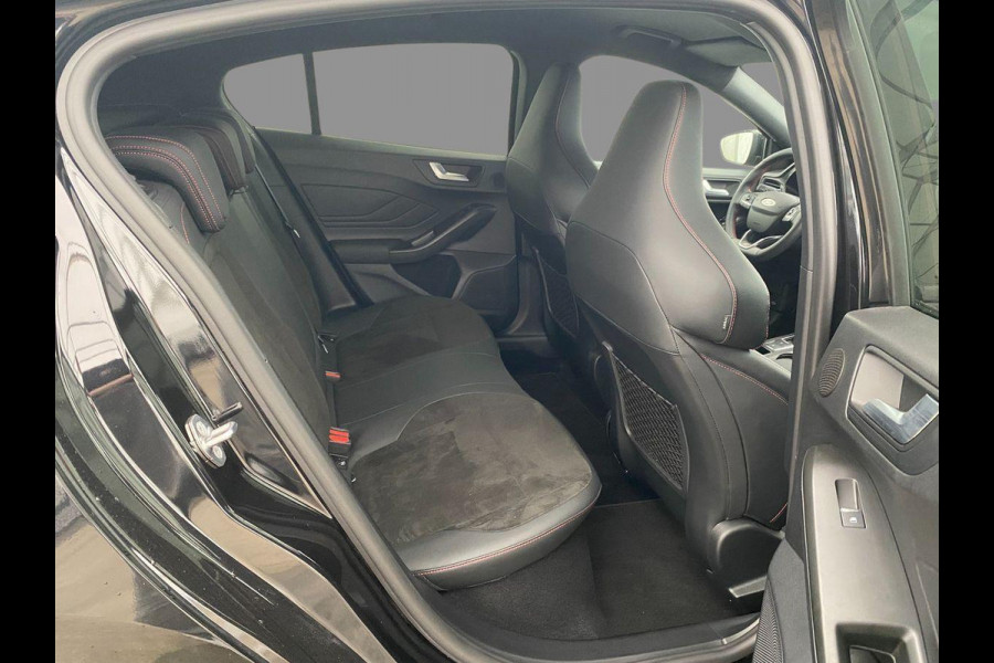 Ford Focus 2.3 EcoBoost ST-3 | 280pk Automaat |  Performance Pack | AGR-stoelen | Winter Pack | Adaptive cruise control | Head up Display | Camera