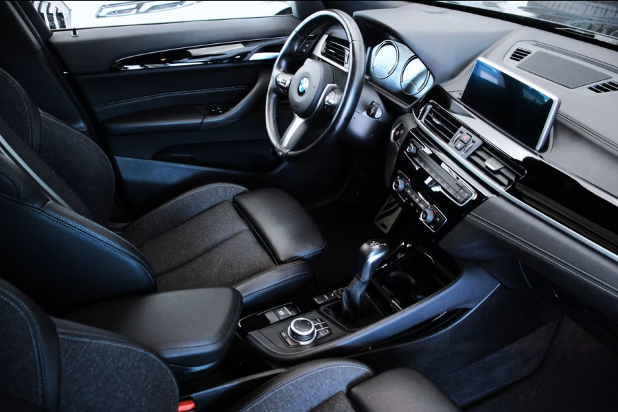 BMW X1 xDrive25e M-SPORT ** LED, NAVI+, PANORAMA, 19-inch LMV, SHADOW-LINE ** UNFALLFREI - Vol.Dealer Onderh.** ** INFORMEER OOK NAAR ONZE AANTREKKELIJKE FINANCIAL-LEASE TARIEVEN **