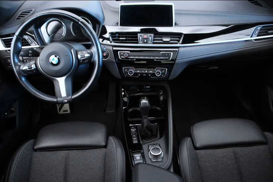 BMW X1 xDrive25e M-SPORT ** LED, NAVI+, PANORAMA, 19-inch LMV, SHADOW-LINE ** UNFALLFREI - Vol.Dealer Onderh.** ** INFORMEER OOK NAAR ONZE AANTREKKELIJKE FINANCIAL-LEASE TARIEVEN **