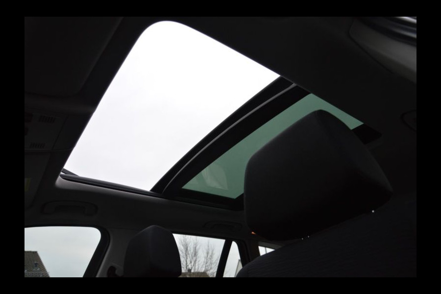 BMW X1 xDrive25e M-SPORT ** LED, NAVI+, PANORAMA, 19-inch LMV, SHADOW-LINE ** UNFALLFREI - Vol.Dealer Onderh.** ** INFORMEER OOK NAAR ONZE AANTREKKELIJKE FINANCIAL-LEASE TARIEVEN **