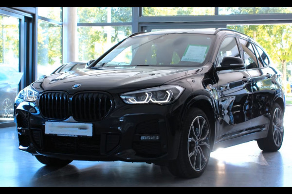 BMW X1 xDrive25e M-SPORT ** LED, NAVI+, PANORAMA, 19-inch LMV, SHADOW-LINE ** UNFALLFREI - Vol.Dealer Onderh.** ** INFORMEER OOK NAAR ONZE AANTREKKELIJKE FINANCIAL-LEASE TARIEVEN **