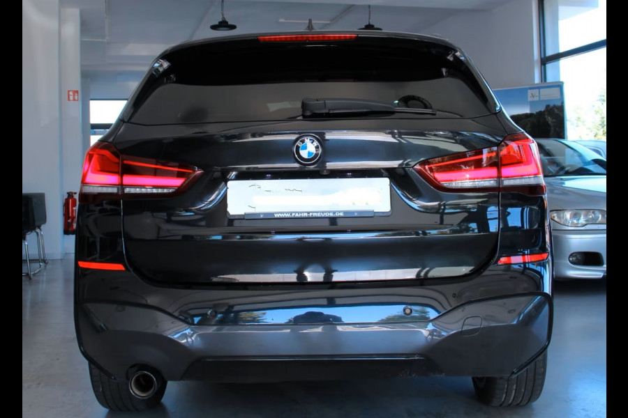 BMW X1 xDrive25e M-SPORT ** LED, NAVI+, PANORAMA, 19-inch LMV, SHADOW-LINE ** UNFALLFREI - Vol.Dealer Onderh.** ** INFORMEER OOK NAAR ONZE AANTREKKELIJKE FINANCIAL-LEASE TARIEVEN **