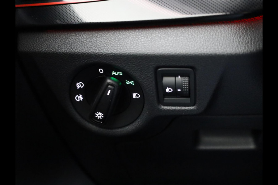 Škoda SCALA Sport Business 1.0 81 kW / 110 pk TSI Verlengde garantie | Navigatie via App | Parkeersensoren | LED koplampen | Apple Carplay/Android Auto |