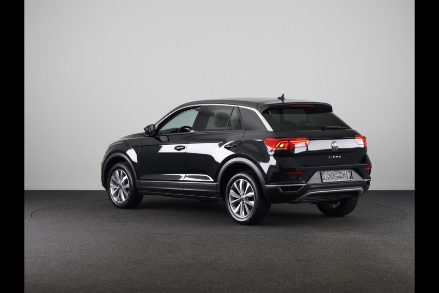 Volkswagen T-Roc 1.5 TSI Sport 150 PK DSG | Navigatie | Lederen bekleding | Parkeercamera | Keyless entry |