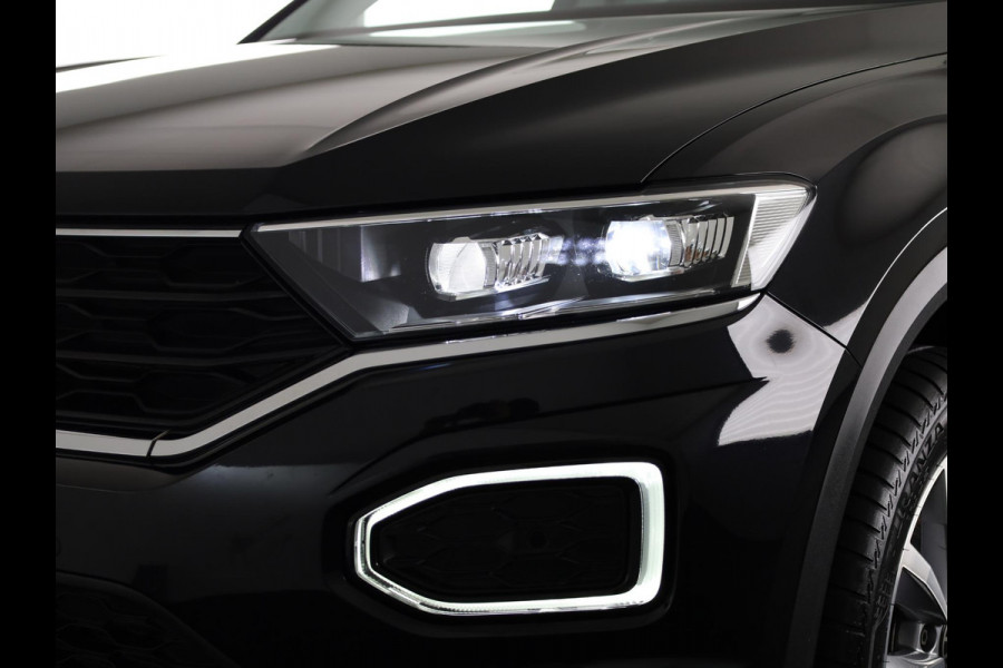 Volkswagen T-Roc 1.5 TSI Sport 150 PK DSG | Navigatie | Lederen bekleding | Parkeercamera | Keyless entry |