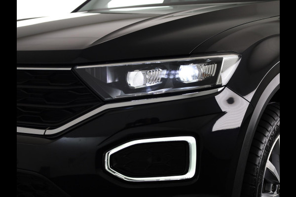 Volkswagen T-Roc 1.5 TSI Sport 150 PK DSG | Navigatie | Lederen bekleding | Parkeercamera | Keyless entry |