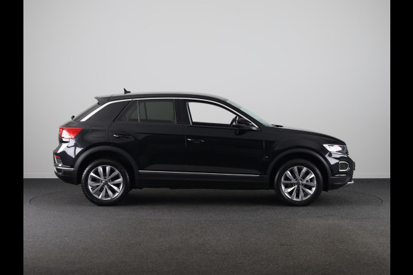 Volkswagen T-Roc 1.5 TSI Sport 150 PK DSG | Navigatie | Lederen bekleding | Parkeercamera | Keyless entry |
