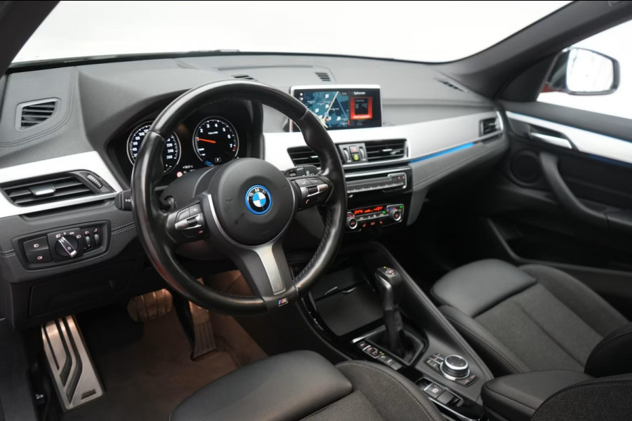BMW X1 xDrive25e M-SPORT ** LED, NAVI+, PANORAMA, 19-inch LMV, TREKH, PRIVACY ** UNFALLFREI - Vol.Dealer Onderh.** ** INFORMEER OOK NAAR ONZE AANTREKKELIJKE FINANCIAL-LEASE TARIEVEN **