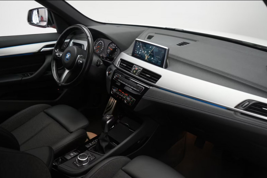 BMW X1 xDrive25e M-SPORT ** LED, NAVI+, PANORAMA, 19-inch LMV, TREKH, PRIVACY ** UNFALLFREI - Vol.Dealer Onderh.** ** INFORMEER OOK NAAR ONZE AANTREKKELIJKE FINANCIAL-LEASE TARIEVEN **
