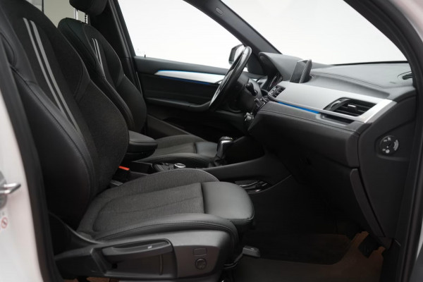 BMW X1 xDrive25e M-SPORT ** LED, NAVI+, PANORAMA, 19-inch LMV, TREKH, PRIVACY ** UNFALLFREI - Vol.Dealer Onderh.** ** INFORMEER OOK NAAR ONZE AANTREKKELIJKE FINANCIAL-LEASE TARIEVEN **