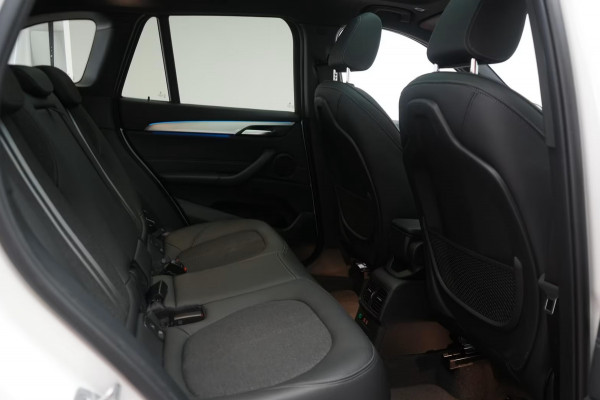 BMW X1 xDrive25e M-SPORT ** LED, NAVI+, PANORAMA, 19-inch LMV, TREKH, PRIVACY ** UNFALLFREI - Vol.Dealer Onderh.** ** INFORMEER OOK NAAR ONZE AANTREKKELIJKE FINANCIAL-LEASE TARIEVEN **