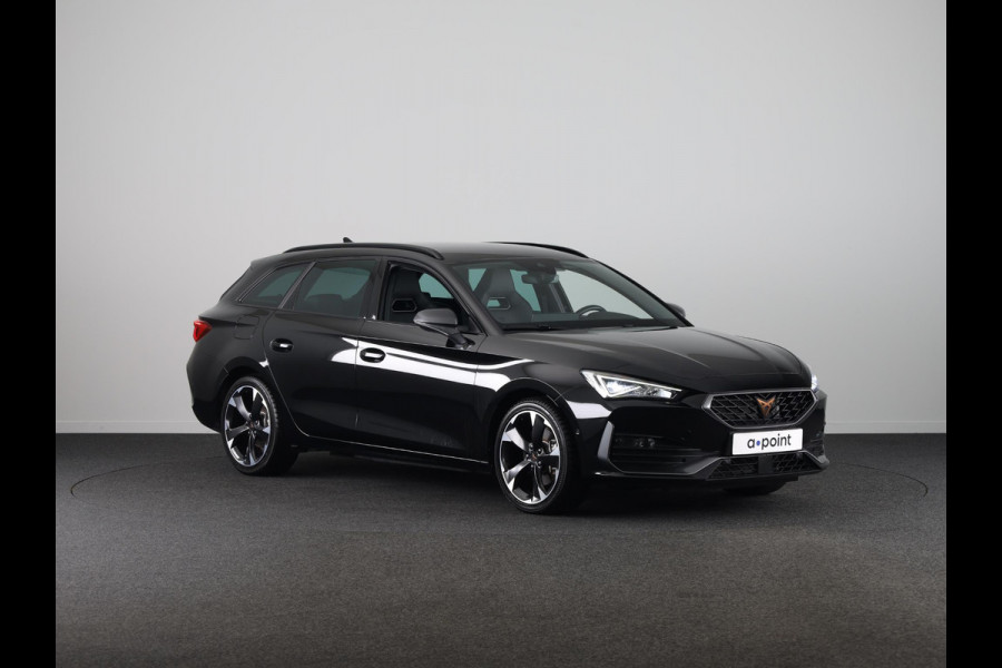 CUPRA Leon Sportstourer 1.4 TSI eHybrid PHEV FR Business Intense 204 pk Automaat | Navigatie | Parkeersensoren (Park assist) | Achteruitrijcamera | Adaptieve cruise control | Stoelverwarming |