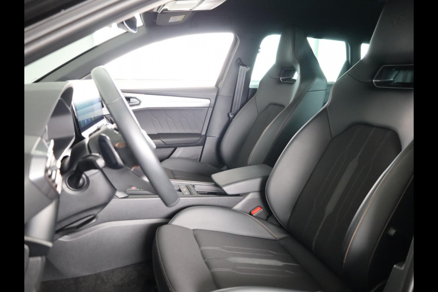 CUPRA Leon Sportstourer 1.4 TSI eHybrid PHEV FR Business Intense 204 pk Automaat | Navigatie | Parkeersensoren (Park assist) | Achteruitrijcamera | Adaptieve cruise control | Stoelverwarming |